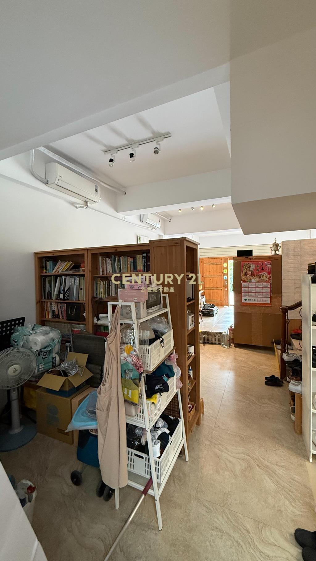 青塘園旁布拉格透天店面