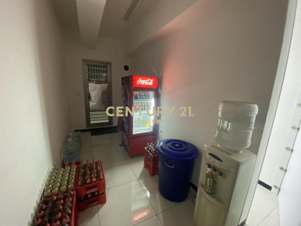 南亞商圈超大店面