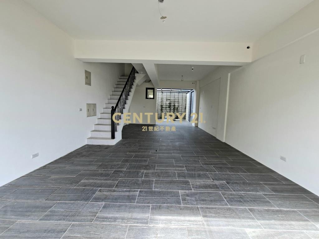 楊梅邊間美透天
