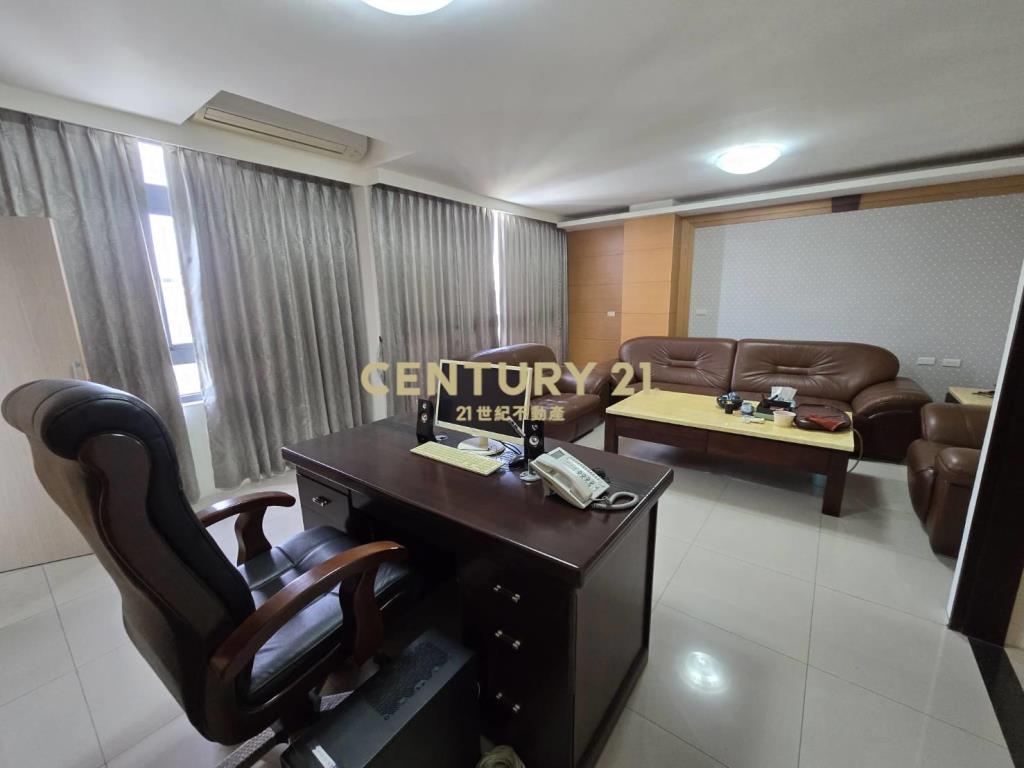 市區稀有大地坪電梯透天