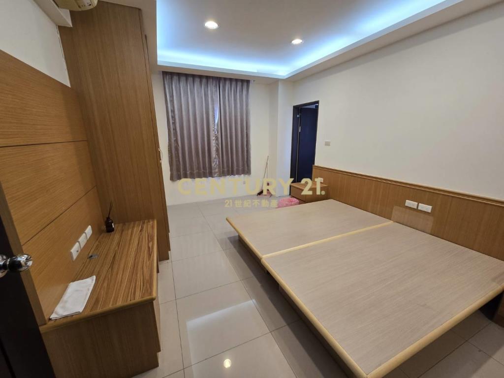 市區稀有大地坪電梯透天