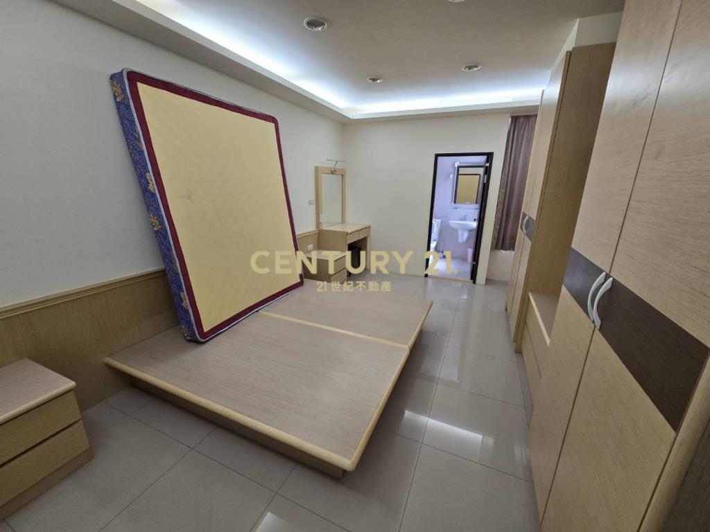 市區稀有大地坪電梯透天