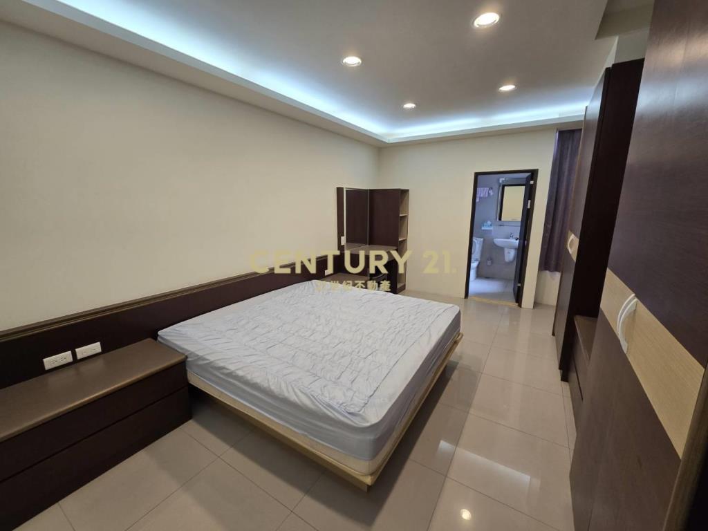 市區稀有大地坪電梯透天