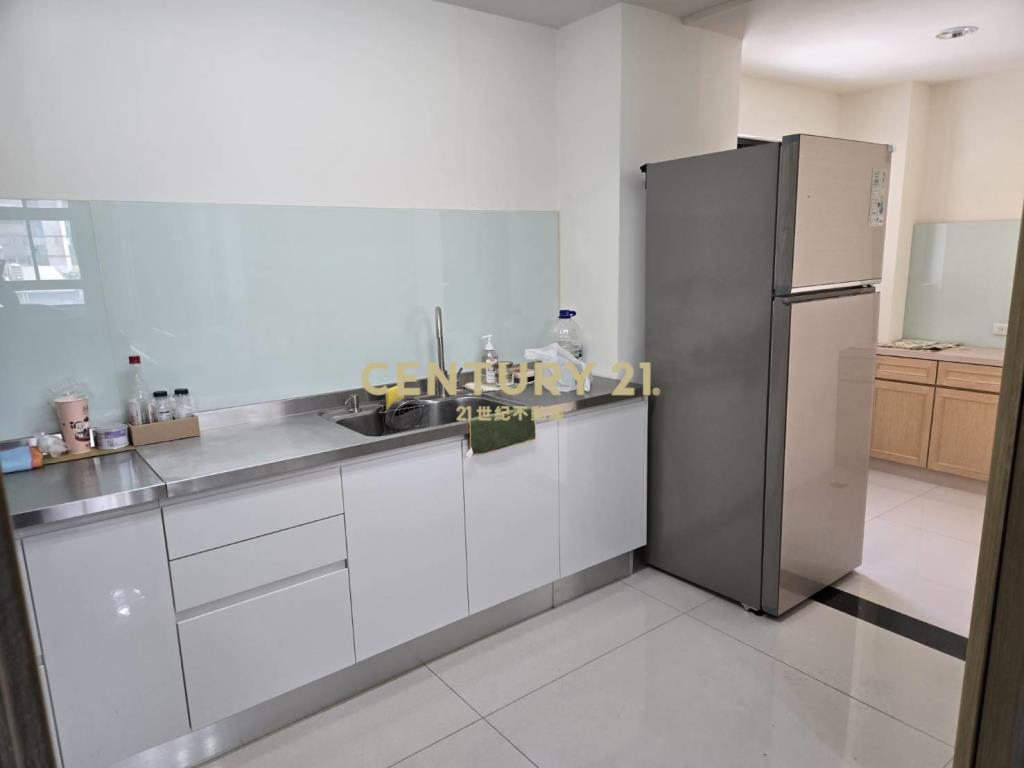 市區稀有大地坪電梯透天