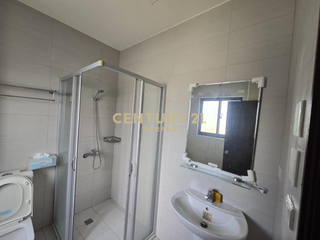 市區稀有大地坪電梯透天