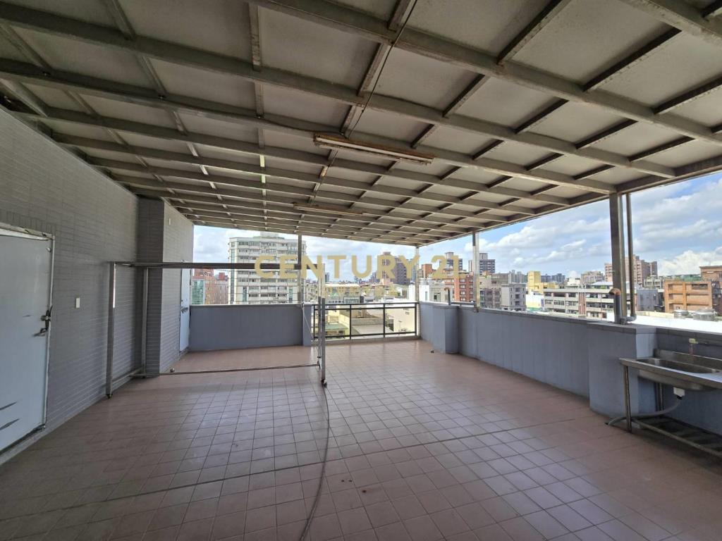 市區稀有大地坪電梯透天