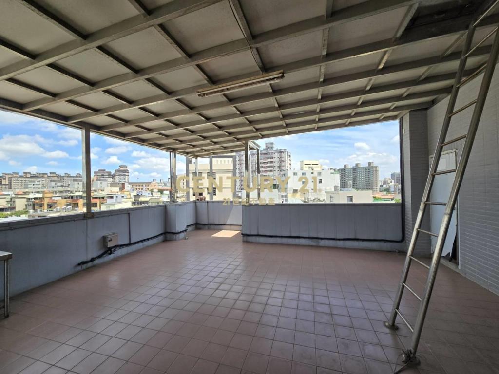 市區稀有大地坪電梯透天