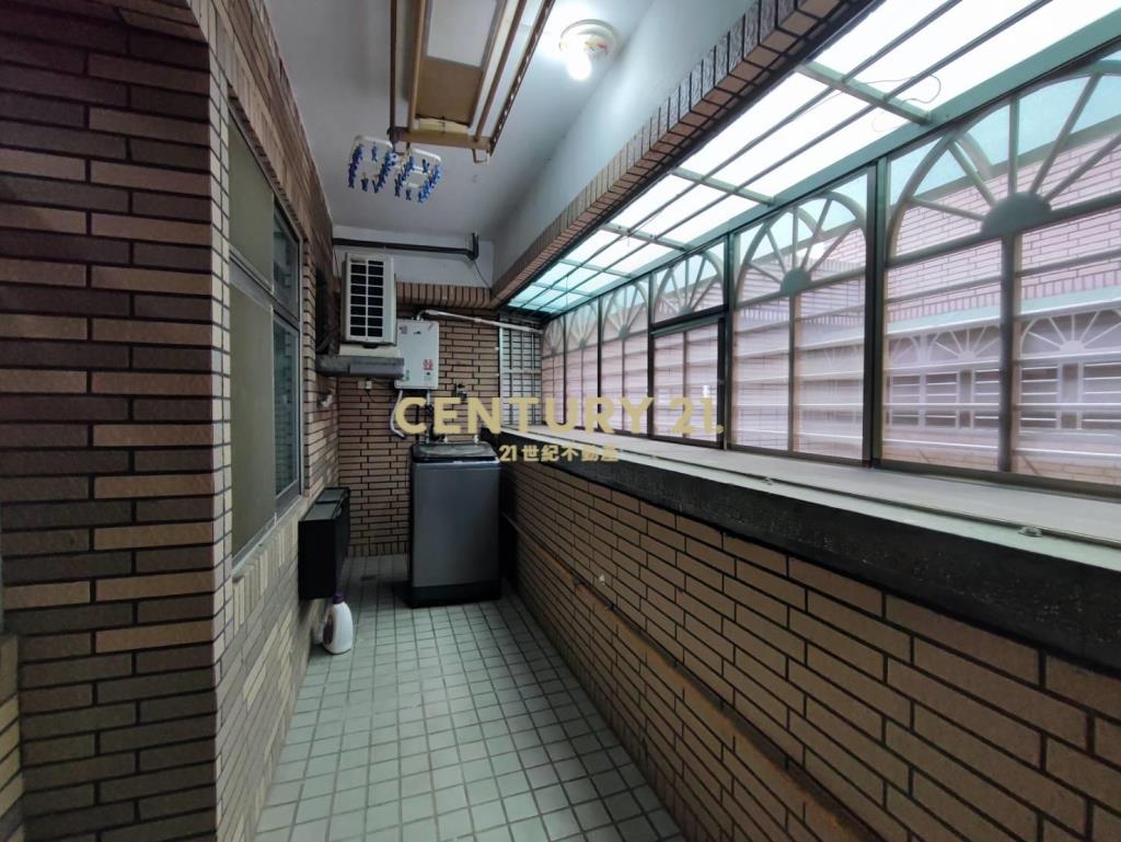 內壢環中商圈自立國宅D區四房車