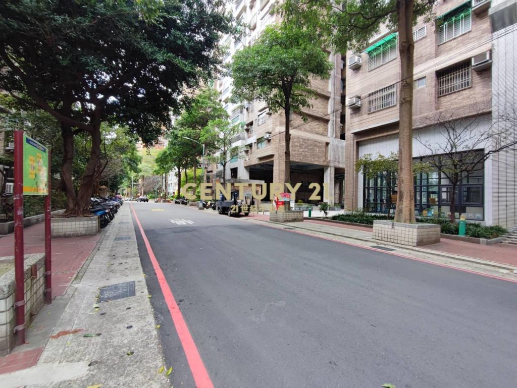 內壢環中商圈自立國宅D區四房車