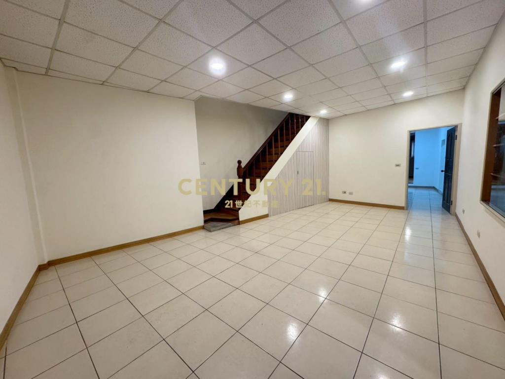 稀有桃園火車站邊間透天