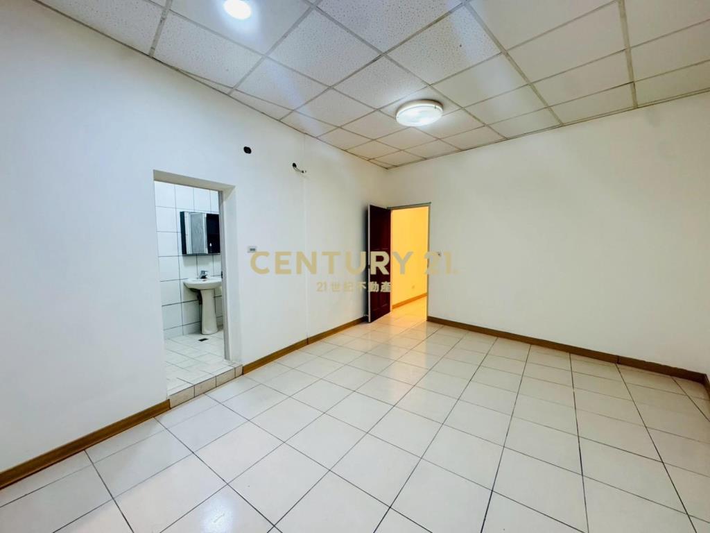 稀有桃園火車站邊間透天