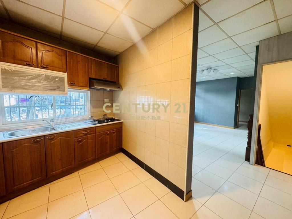 稀有桃園火車站邊間透天