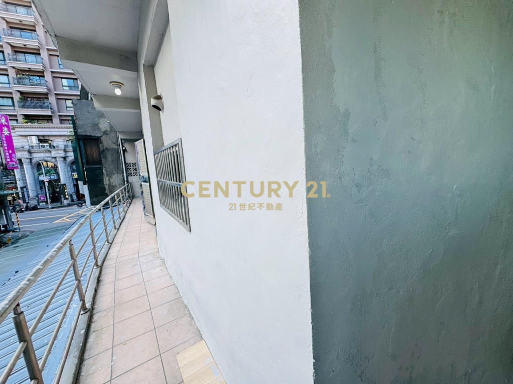 稀有桃園火車站邊間透天