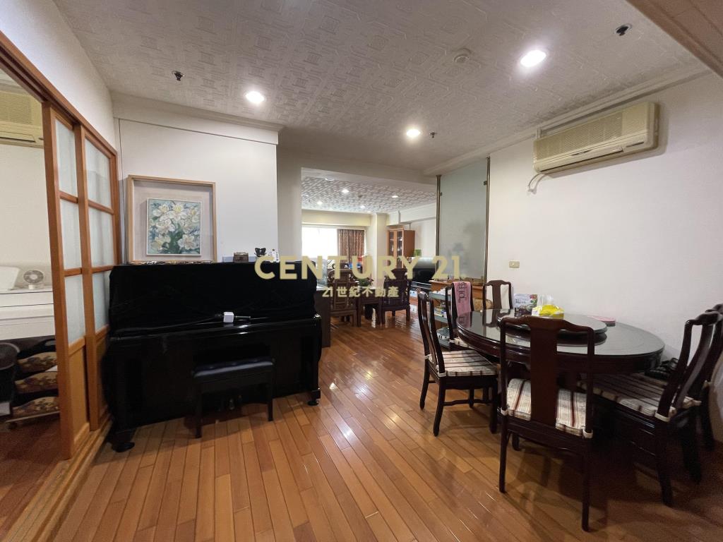 sogo海華商圈捷運A21精美四房車