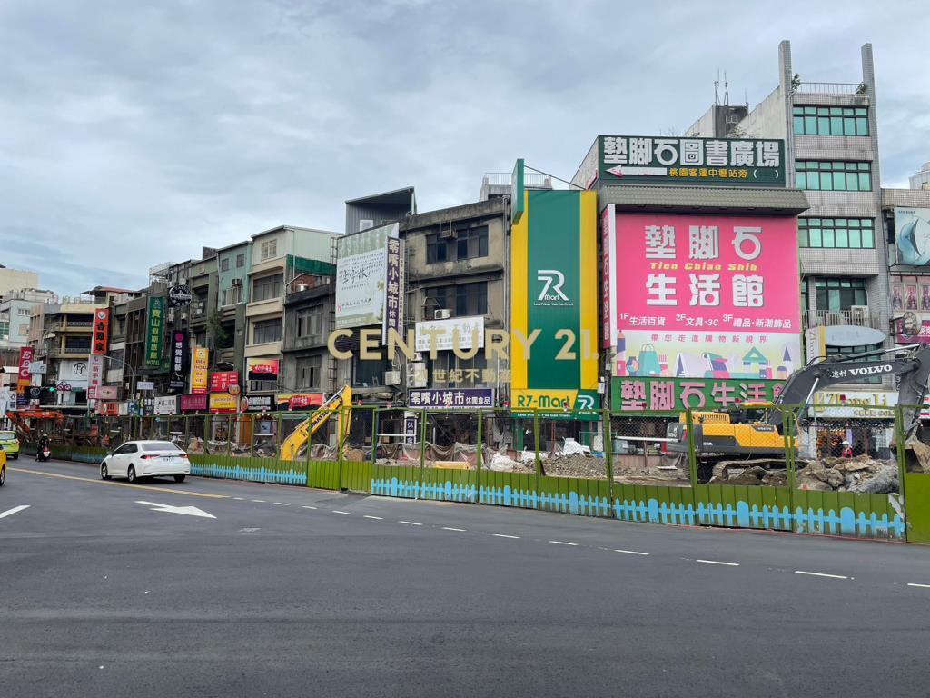 專任-中正路燙金第一排車站帝王店面