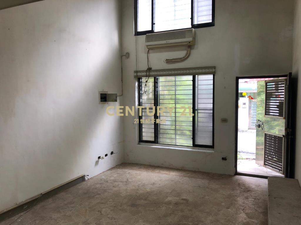 武陵高中旁面寬六米七活巷面寬透天~有車庫