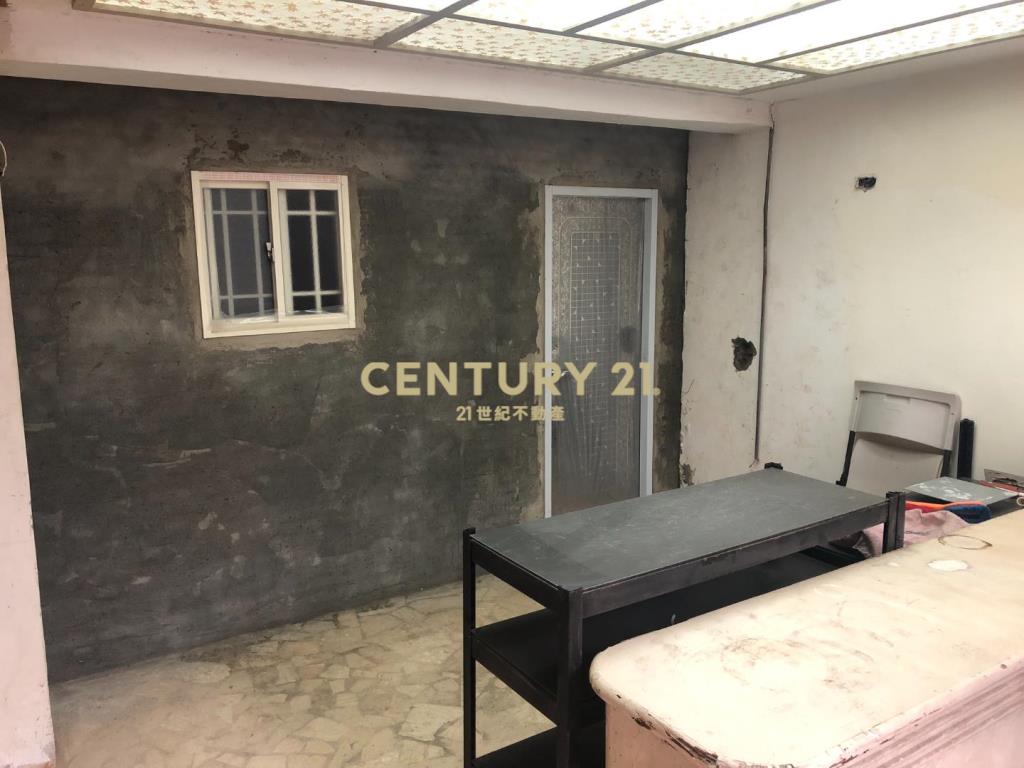 武陵高中旁面寬六米七活巷面寬透天~有車庫