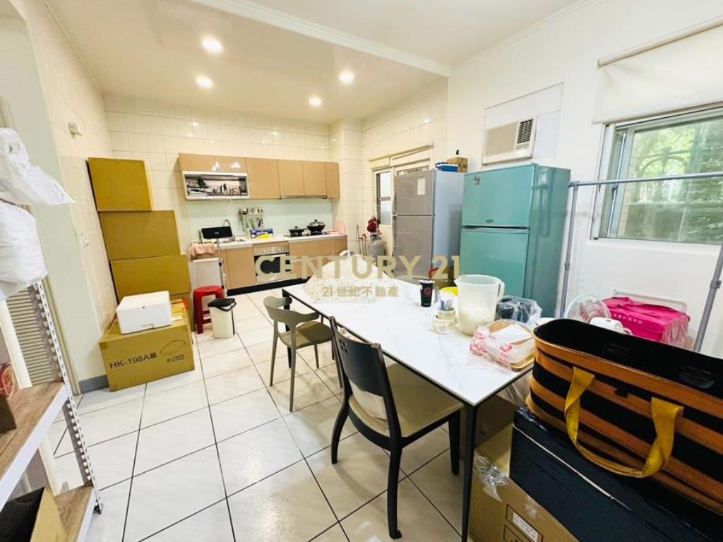 陽光山林雙拼庭院5房3車別墅