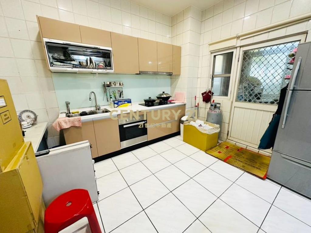 陽光山林雙拼庭院5房3車別墅