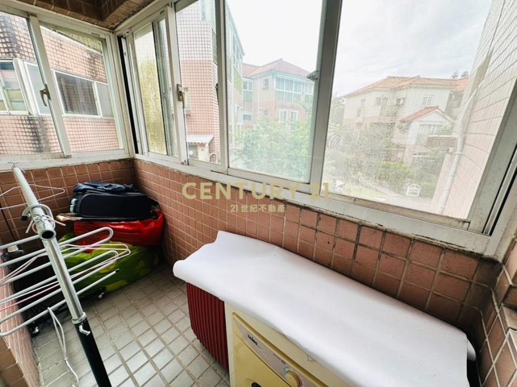 陽光山林雙拼庭院5房3車別墅