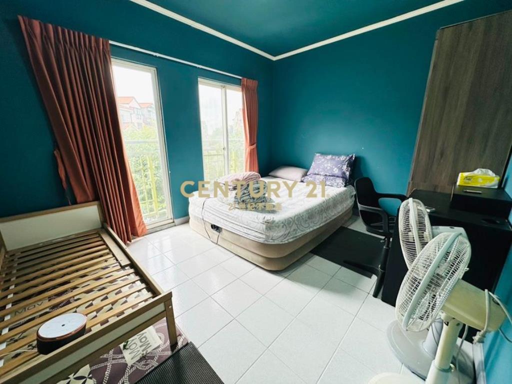 陽光山林雙拼庭院5房3車別墅