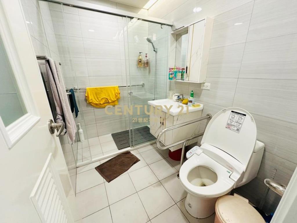 陽光山林雙拼庭院5房3車別墅