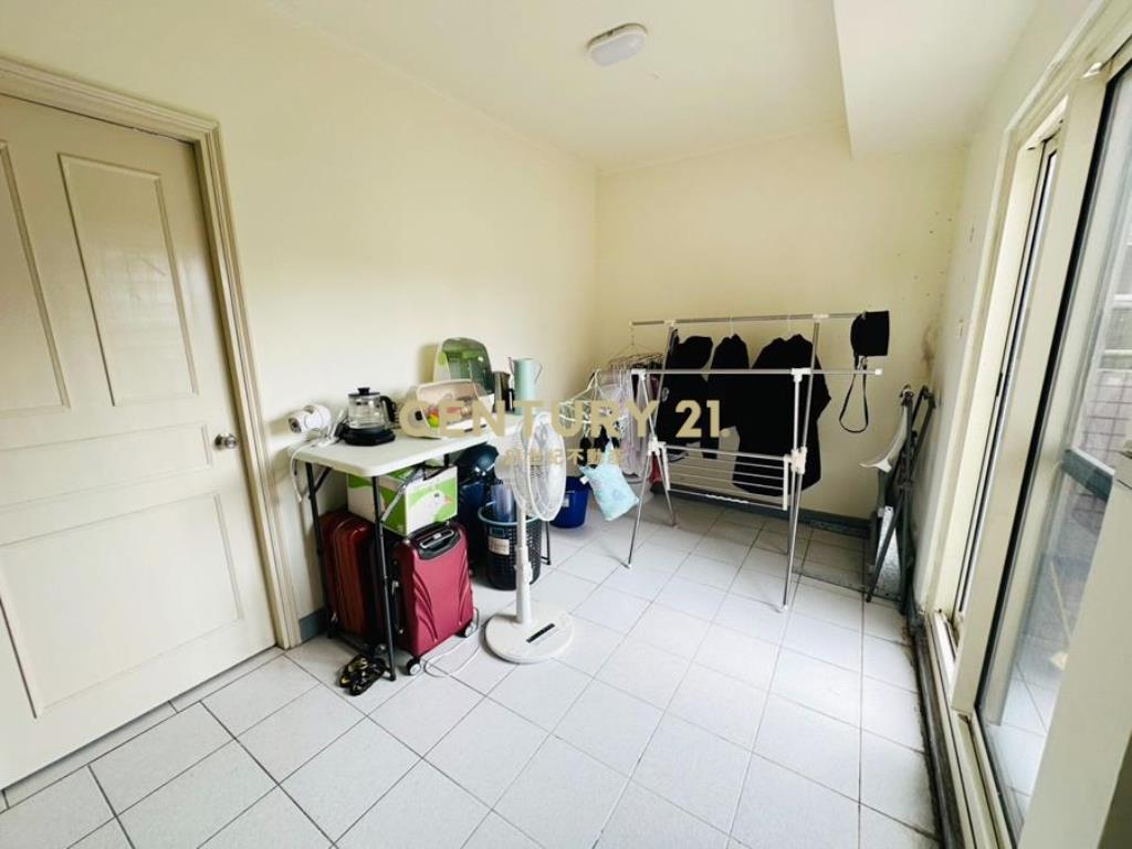 陽光山林雙拼庭院5房3車別墅