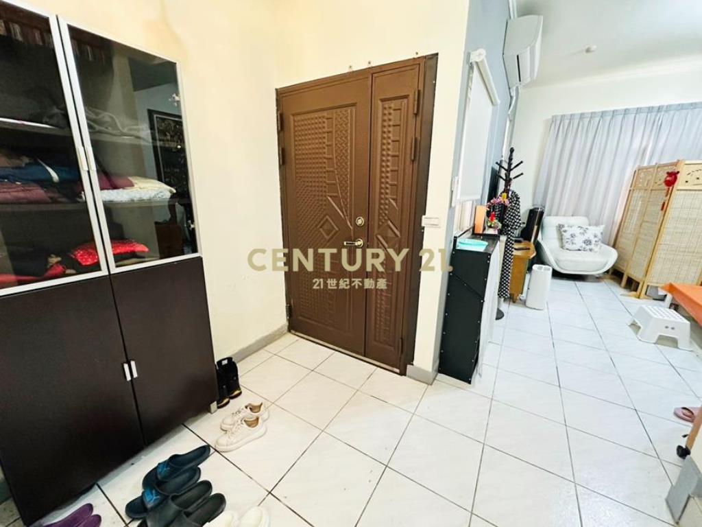 陽光山林雙拼庭院5房3車別墅