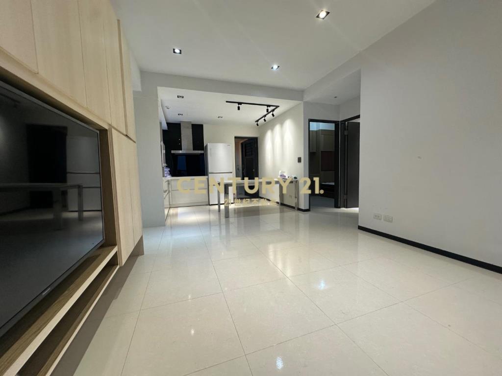 近青埔A16花海景觀大二房車