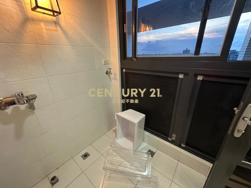 近青埔A16花海景觀大二房車