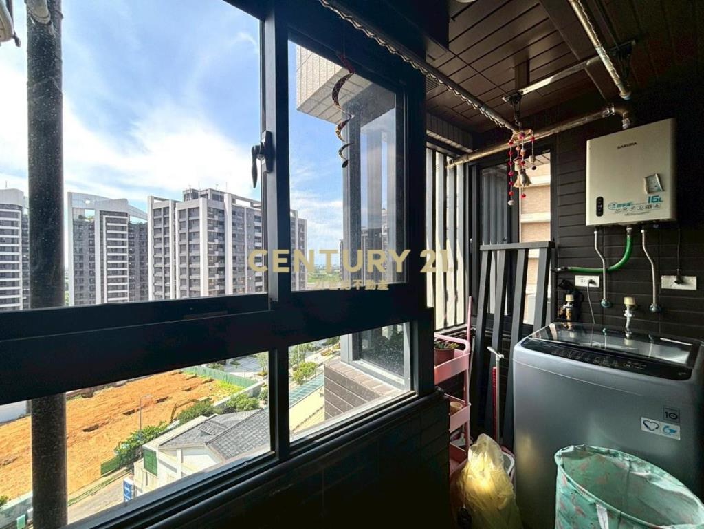 青埔明日朗朗頂客美妝宅