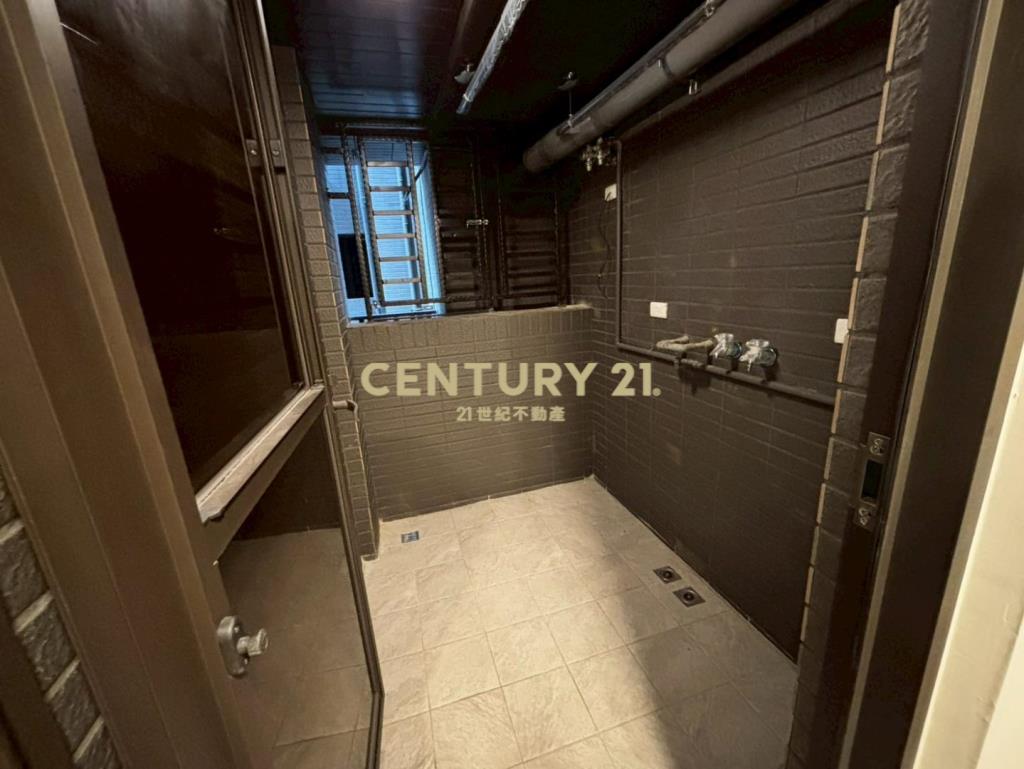 過嶺大清城双三房車