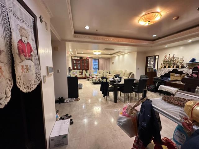 桃園經國路~中悅四房車