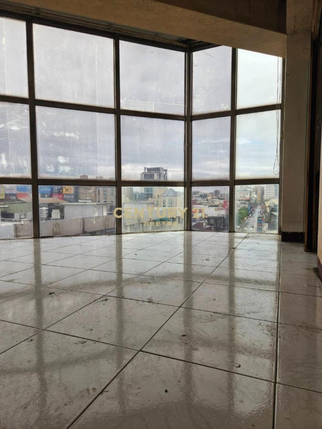 中原大學電梯大套房