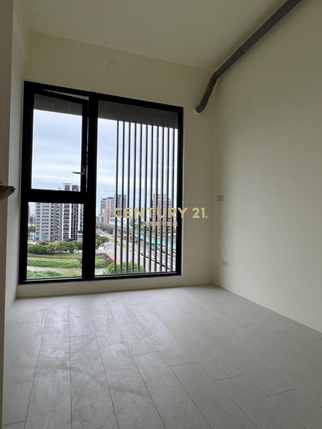 A18青埔站前廣場1房1廳車位