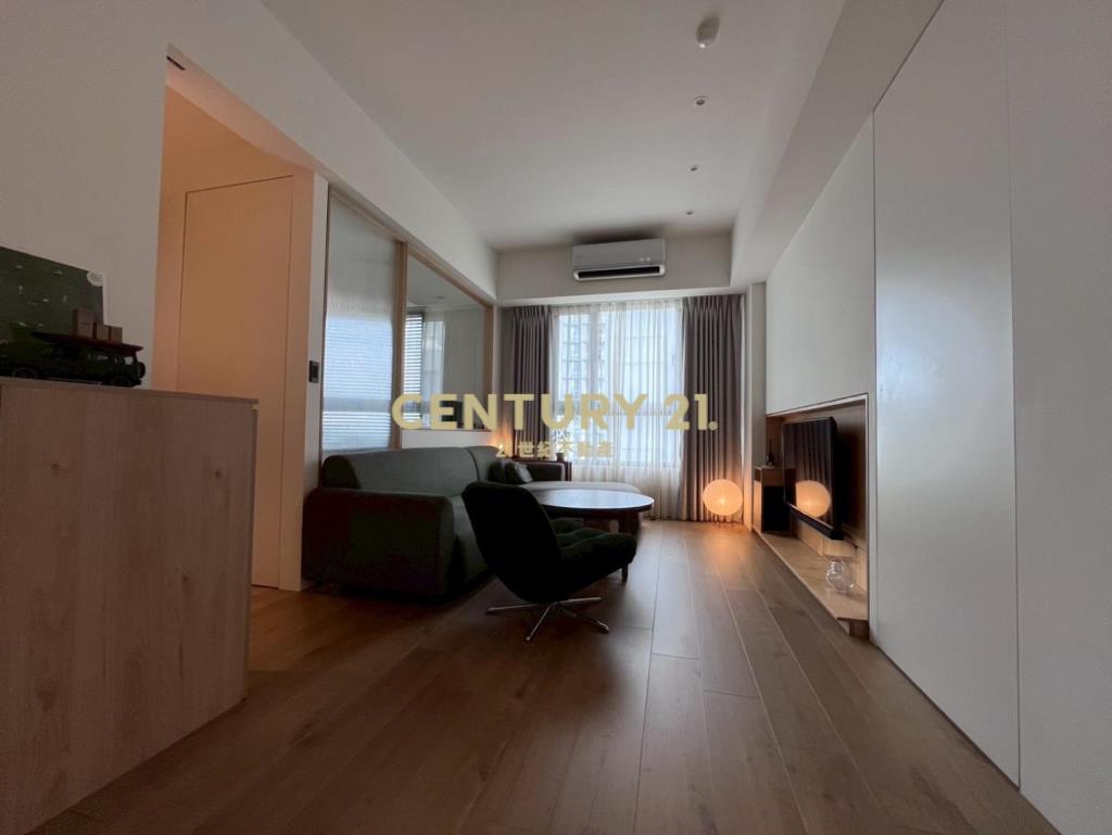 林口世界市質感二房車