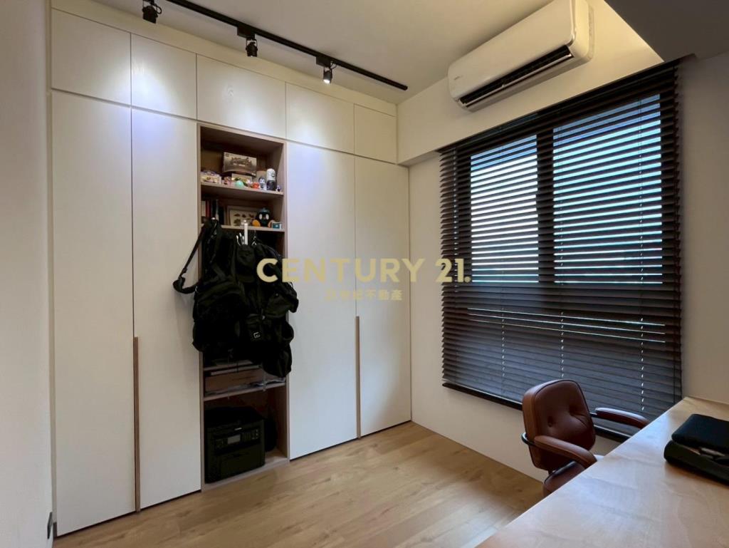 林口世界市質感二房車