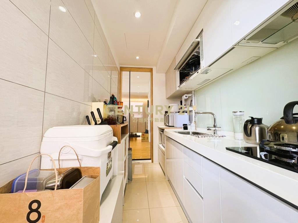 林口世界市質感二房車