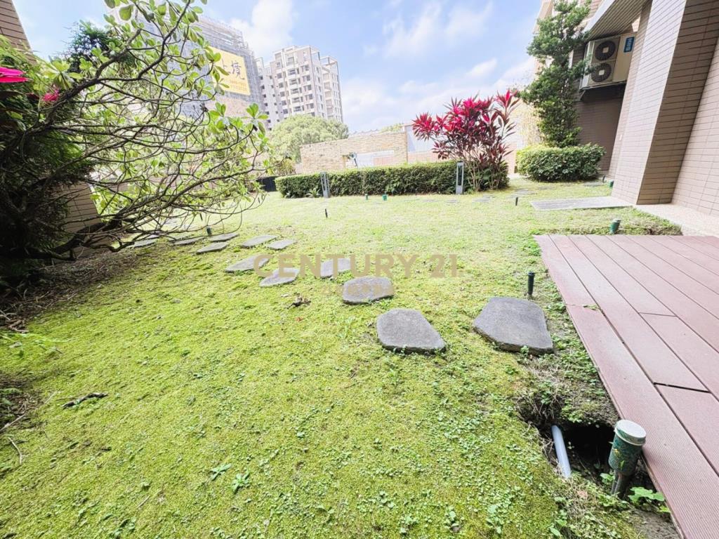 林口世界市質感二房車