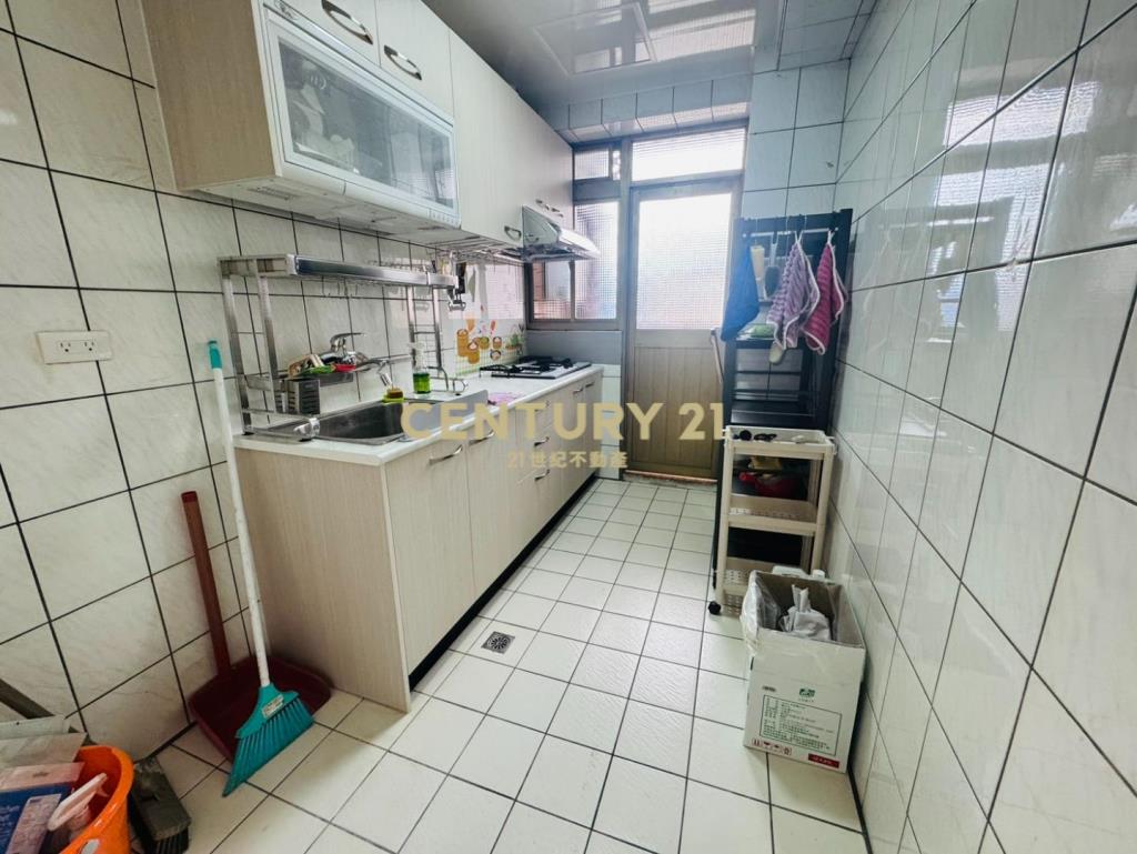 內壢忠孝路美華夏