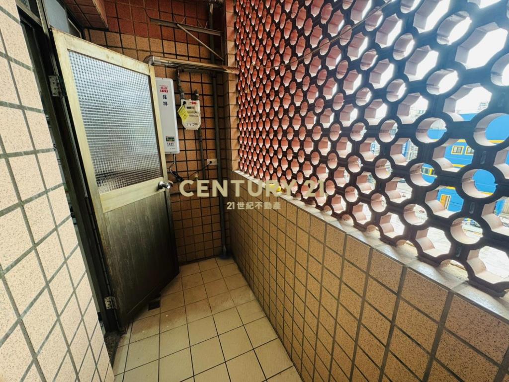 內壢忠孝路美華夏