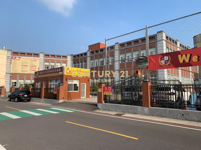 收租整新門前停車透天