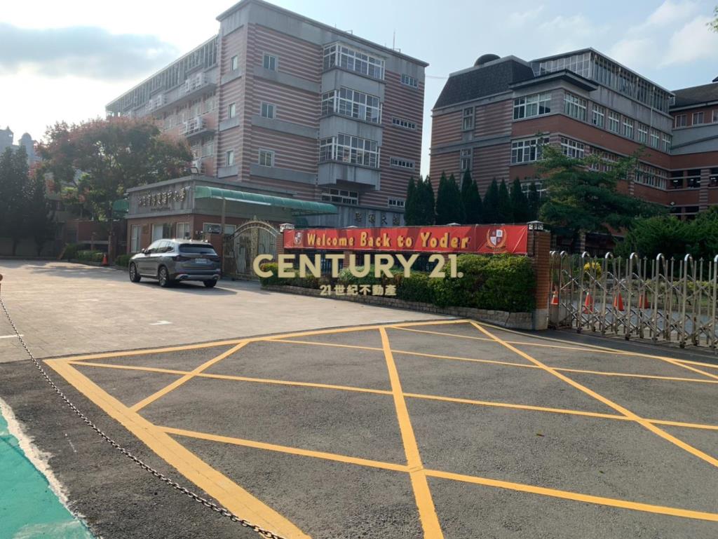 收租整新門前停車透天