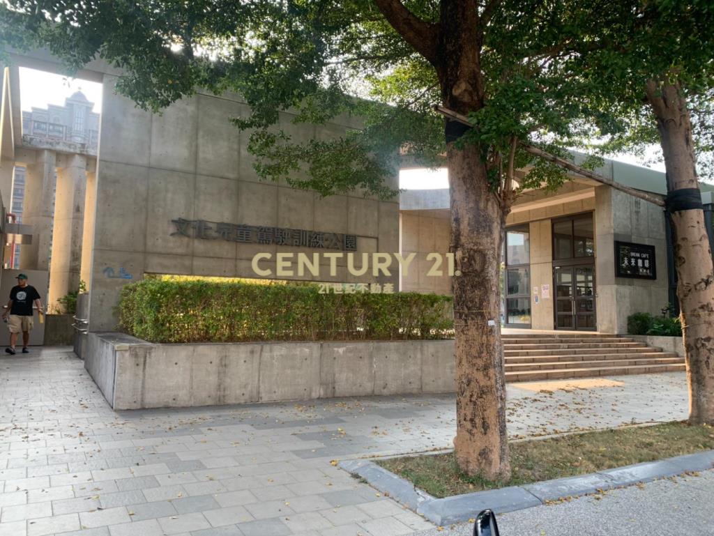 收租整新門前停車透天