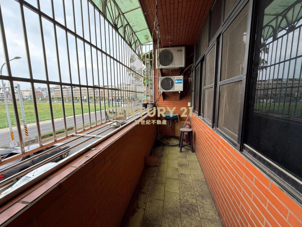 中壢體育園區超值透店