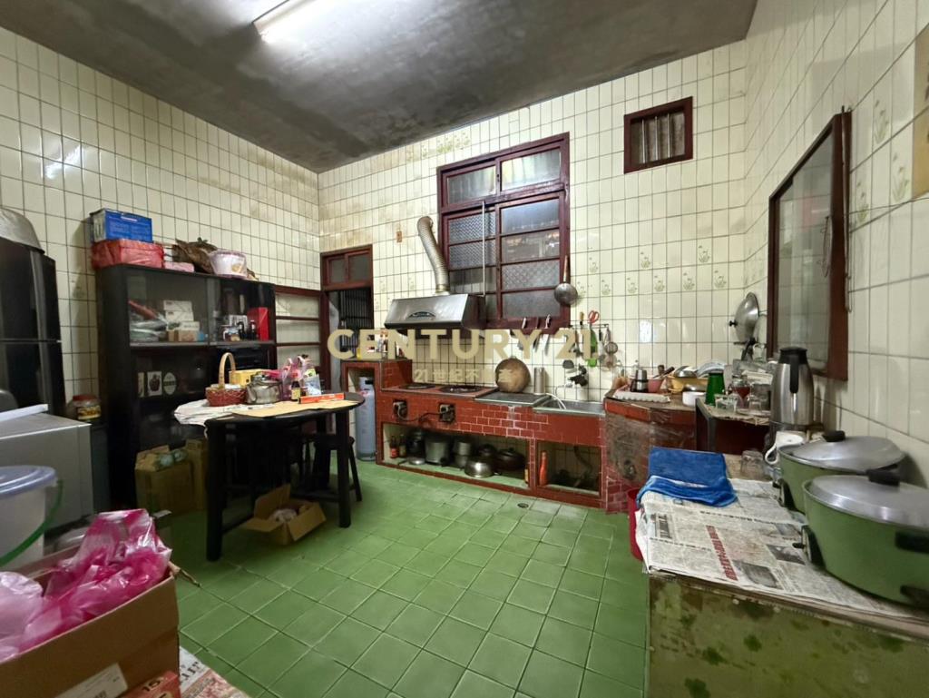 中壢體育園區超值透店