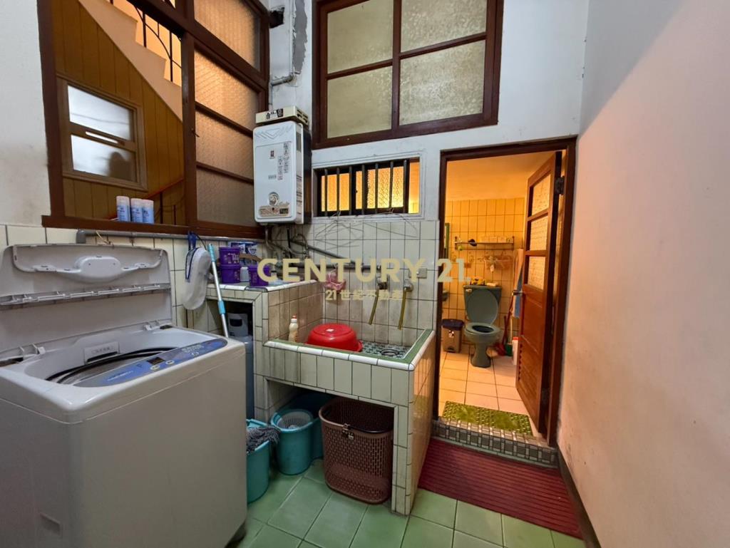 中壢體育園區超值透店