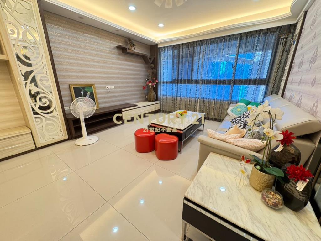 青埔A18聯上世界美裝潢四房雙車