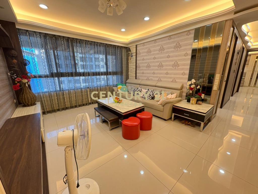 青埔A18聯上世界美裝潢四房雙車