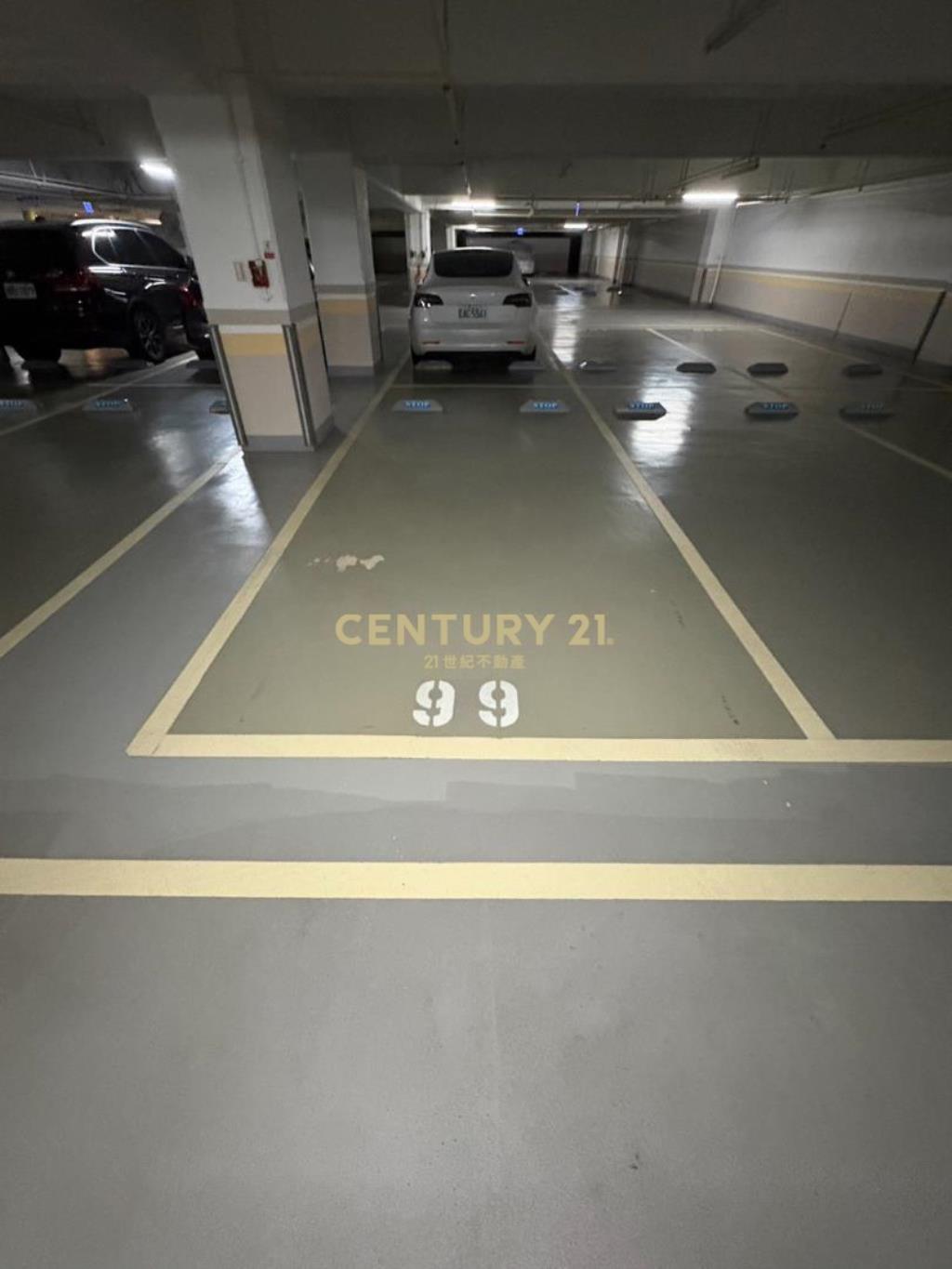 青埔A18聯上世界美裝潢四房雙車